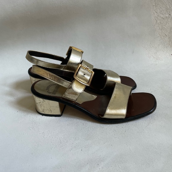 1970s gold leather sandal with chunky heel by Eva Sonnino for Bernardo - Picture 4 of 8